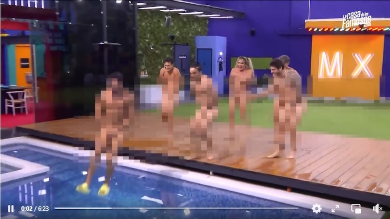 VIDEO. Integrantes de La Casa de Los Famosos cumplen promesa y corren desnudos