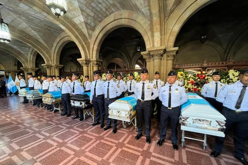 Legisladores proponen pensión vitalicia para familias de agentes de la PNC fallecidos