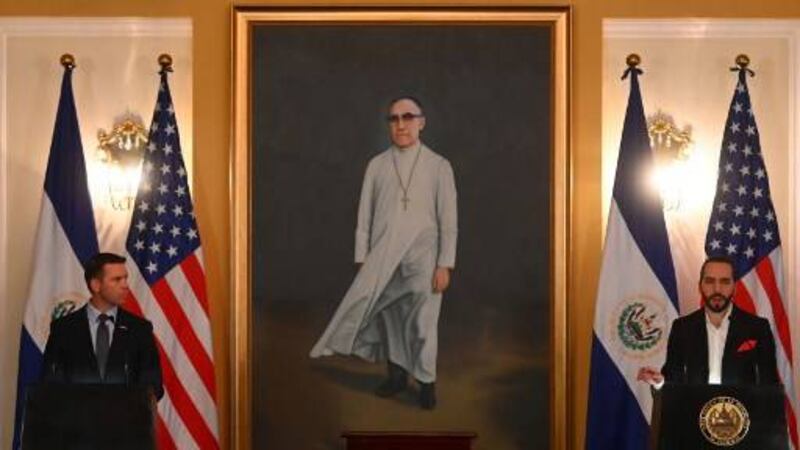 EE.UU. y El Salvador acuerdan combatir la migración irregular y el crimen