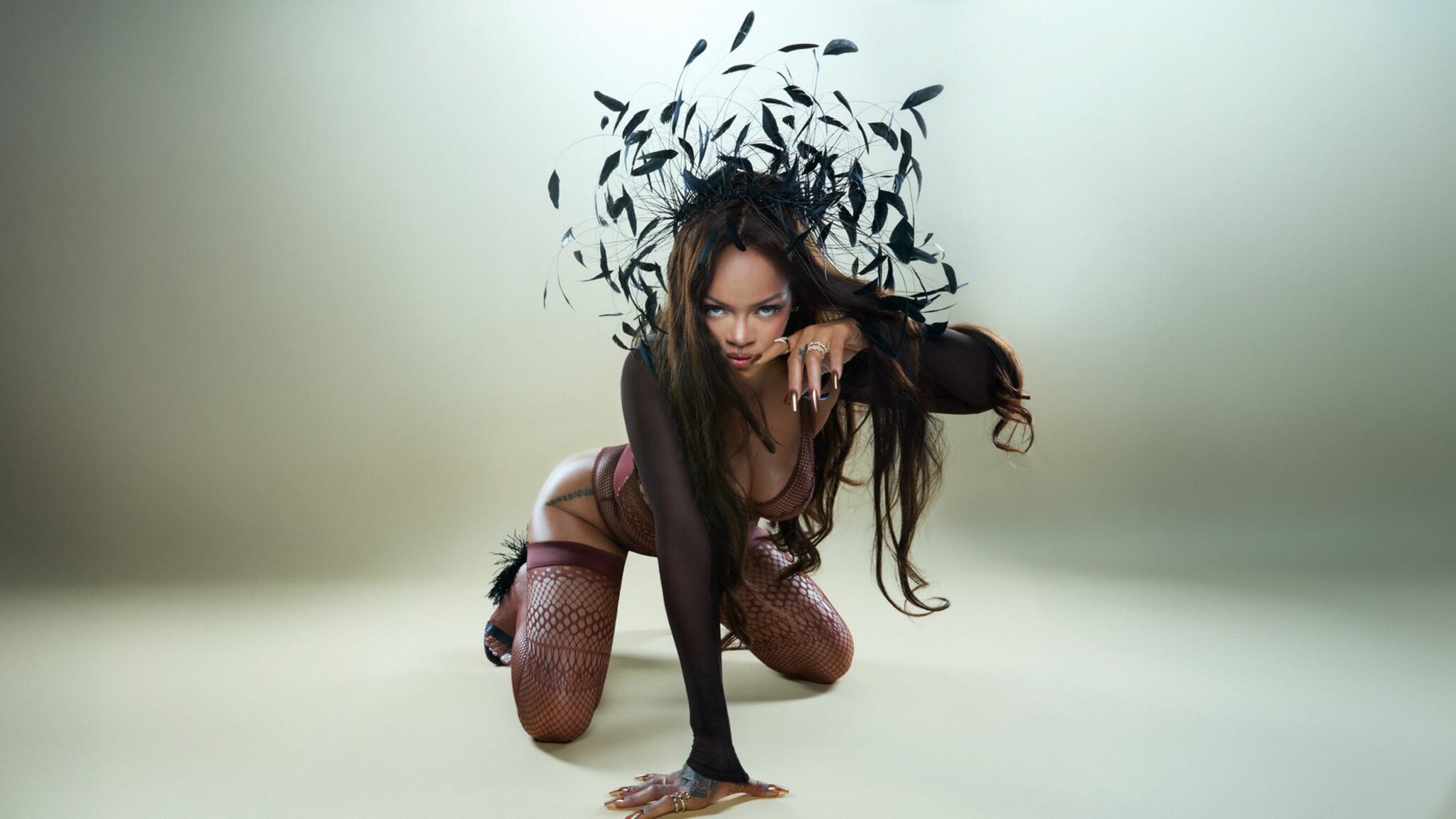 Rihanna derrocha sensualidad en la nueva campaña de Savage X Fenty con ‘Starlet Nights’