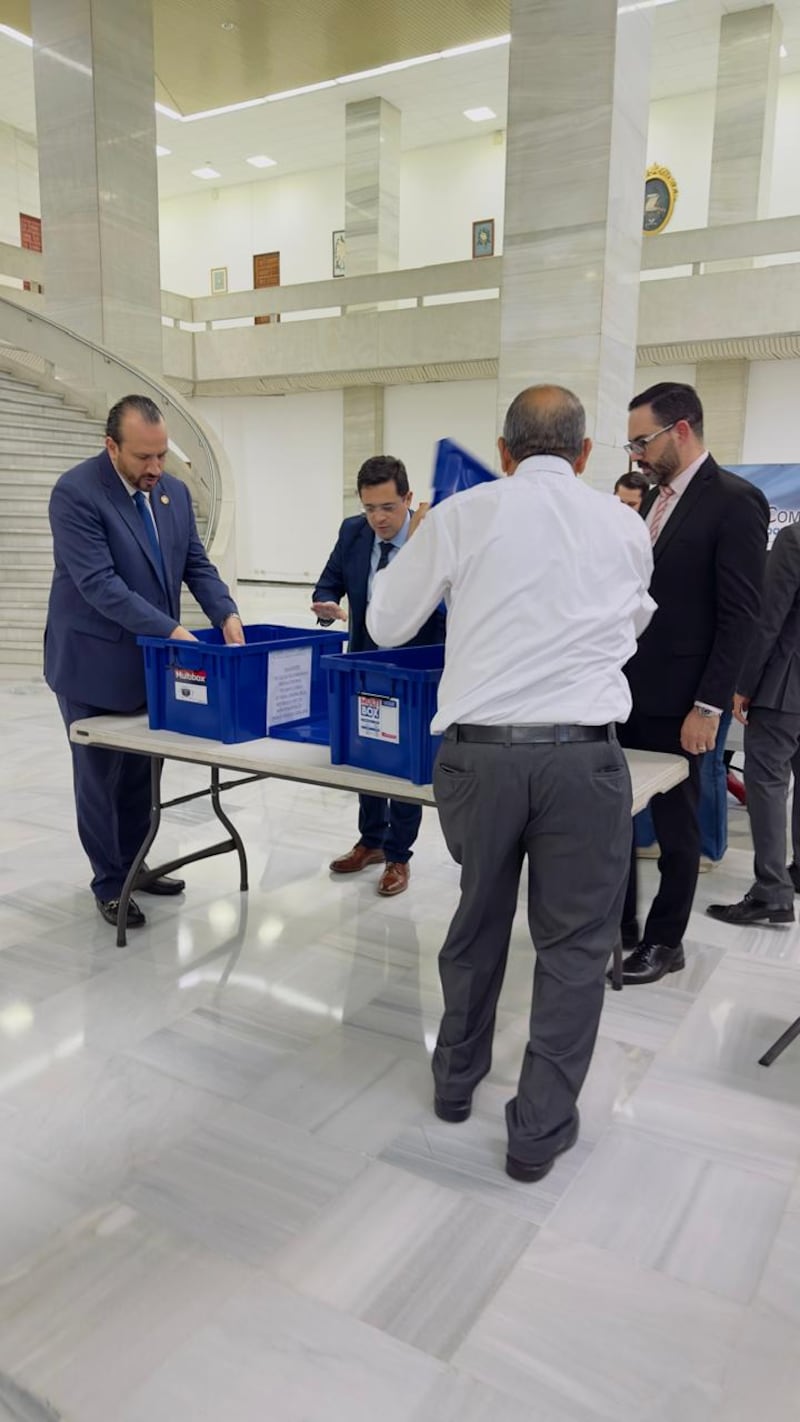 Secretaría Privada de la Presidencia devuelve la nómina de 6 aspirantes a fiscal general.