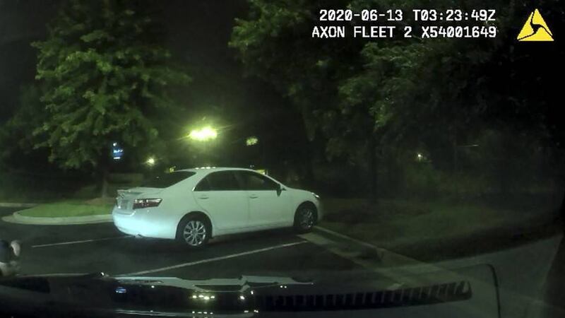 Policía de Atlanta que disparó a Rayshard Brooks enfrentará cargos por asesinato