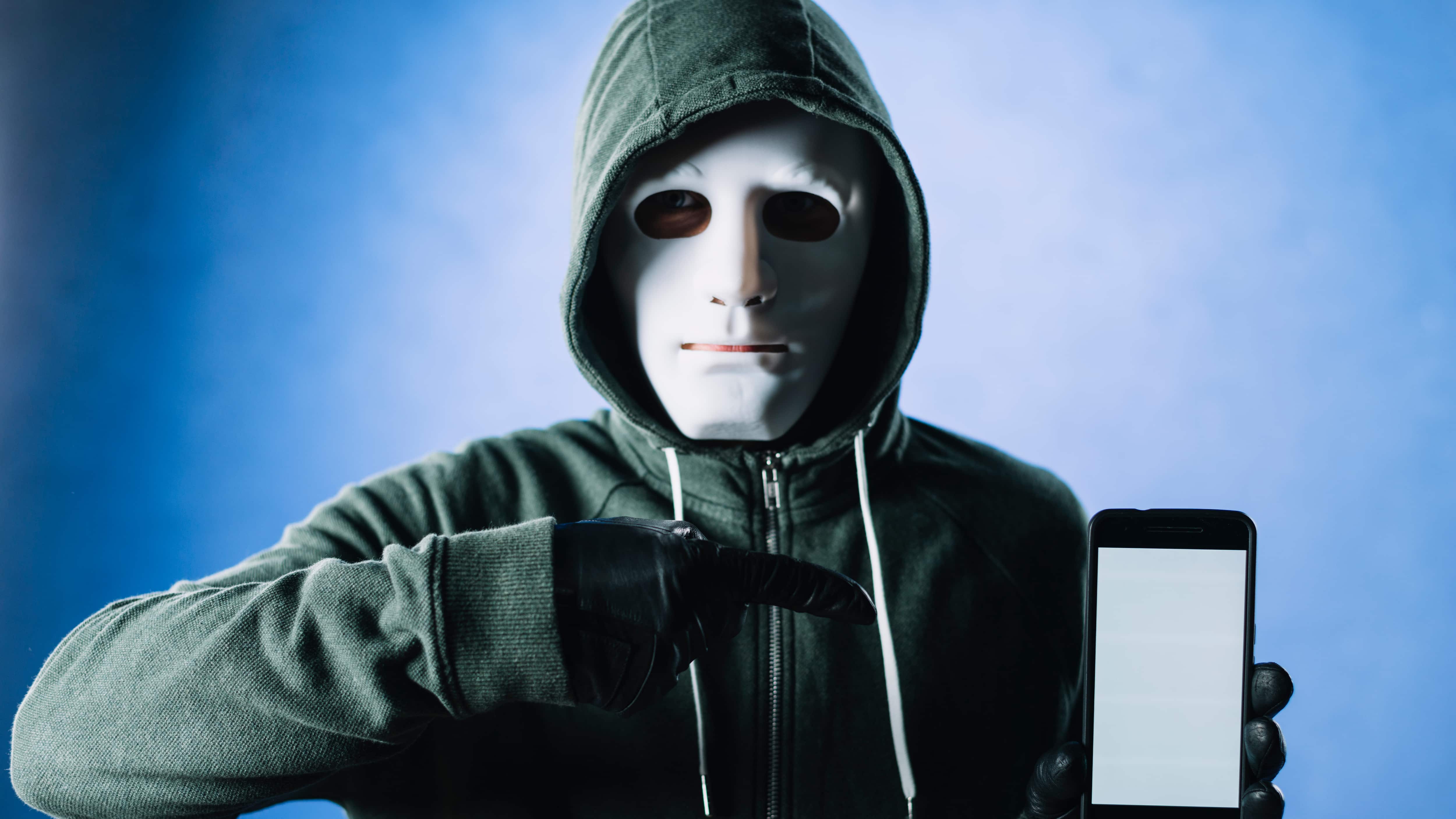 Debemos estar alertas ante señales de que alguien podría estar espiando nuestro teléfono celular. Foto: Freepik.