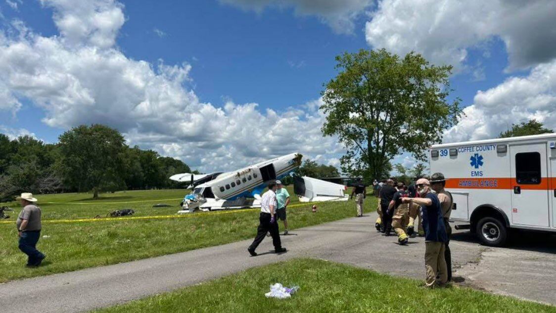 Transportaba al menos a 20 personas.
