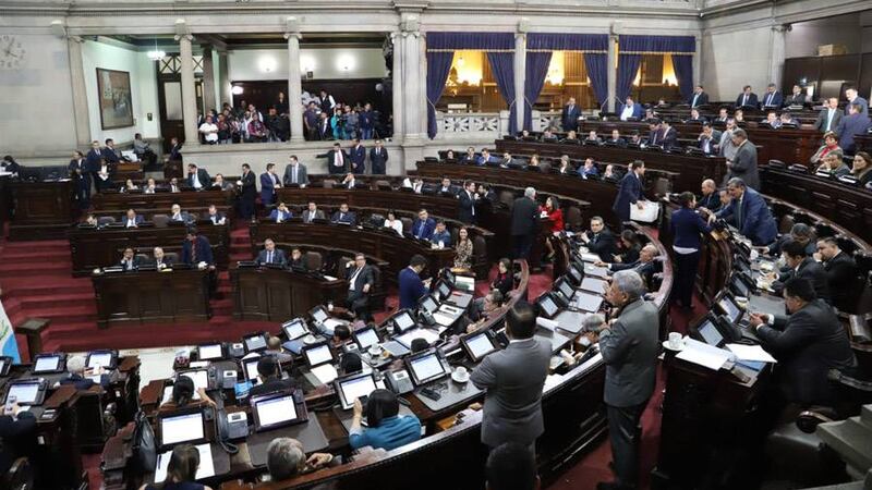 Bloque UNE: "Congreso convoca de urgencia para conocer estado de Sitio, pero ya venció el plazo"