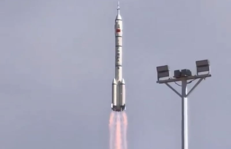 Misión en marcha: China lanza la Shenzhou-20