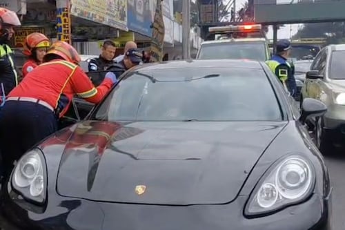 VIDEO. Disparan contra carro deportivo en la Aguilar Batres y provoca cierres viales