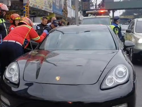 VIDEO. Disparan contra carro deportivo en la Aguilar Batres y provoca cierres viales