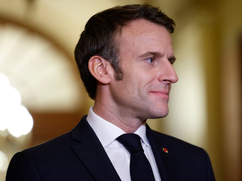 "¡Sólo dos etapas más!" para los Bleus, les alienta Macron