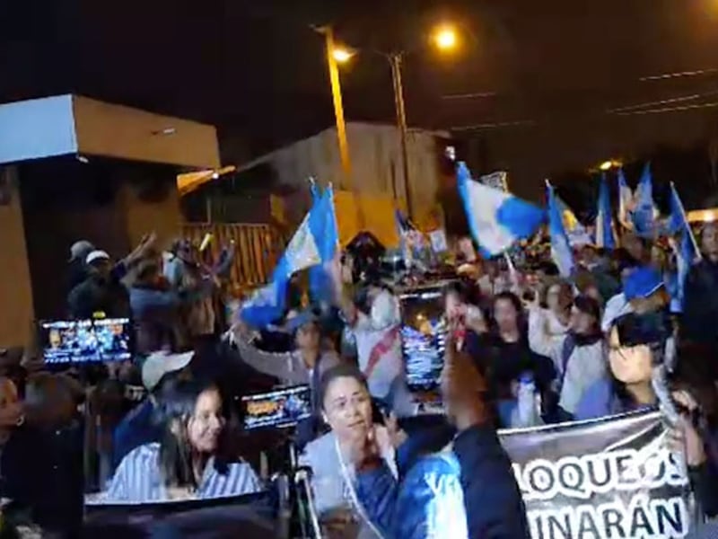 Sancarlistas se unen a la manifestación frente al Ministerio Público