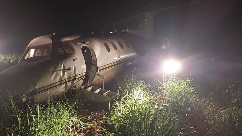 Abandonan aeronave en sembradío de caña en Retalhuleu