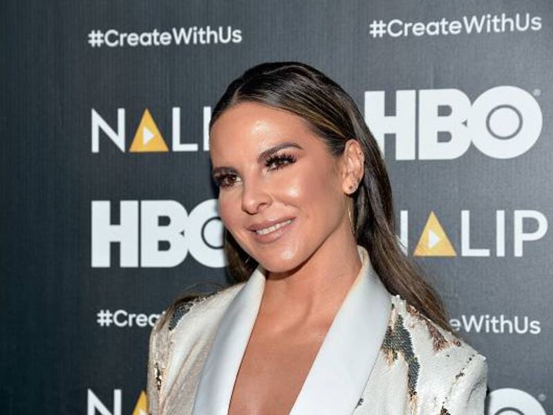 Kate del Castillo llega a los Premios Platino con un vestido como el de JLo