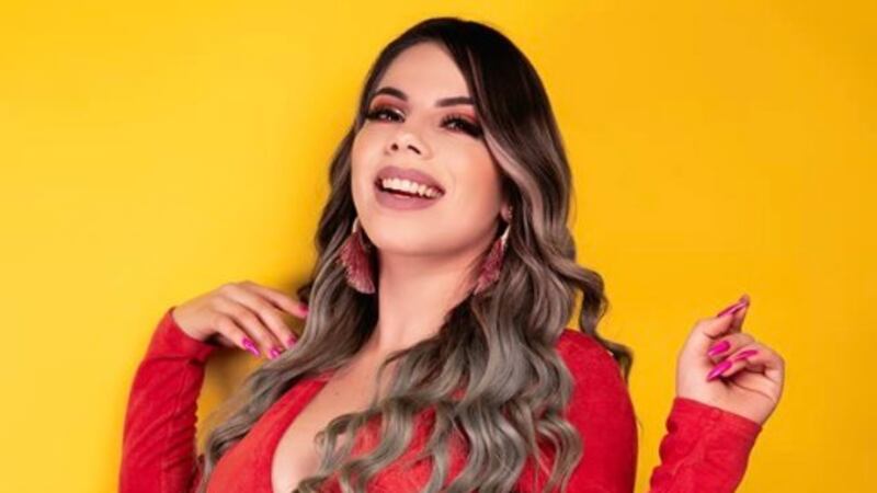 FOTOS. Lizbeth Rodríguez muestra su cuerpo real, sin filtros y en diminuto traje de baño