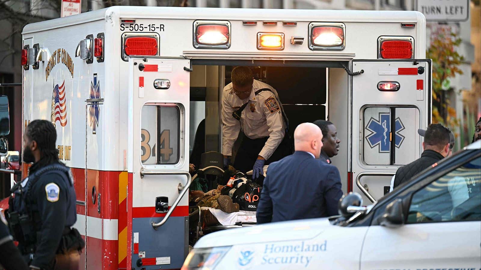 Dos miembros de la Guardia Nacional de los Estados Unidos perdieron la vida. (Foto: Redes sociales)