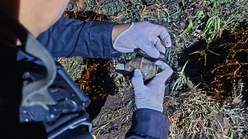 La PNC destruyó un artefacto explosivo, en la finca El Carmen de Miron. Foto: PNC