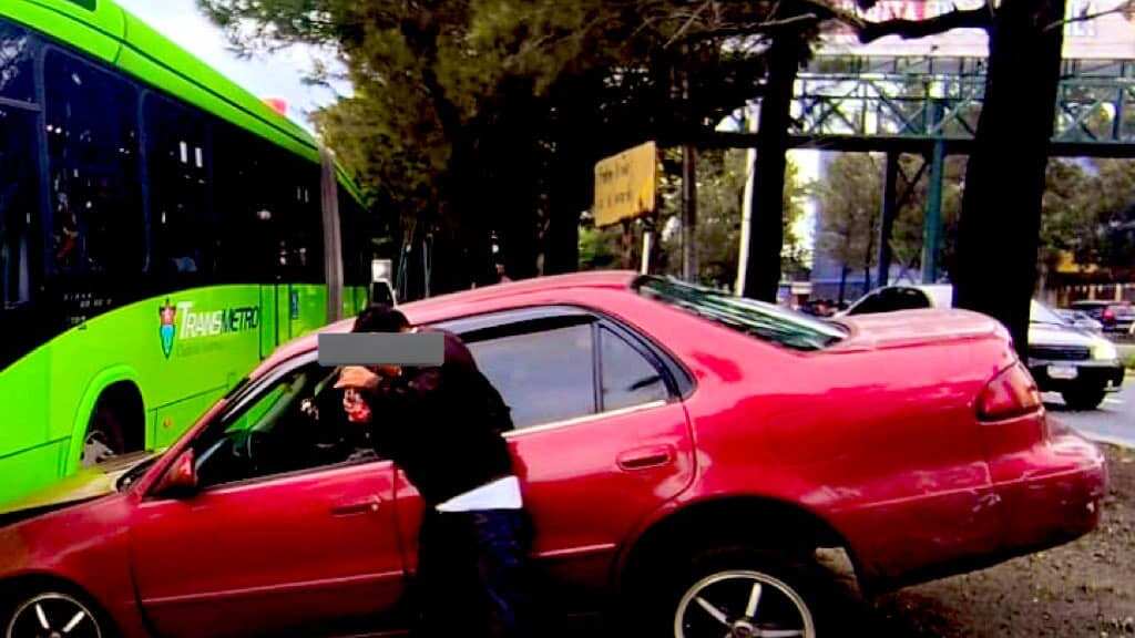 Un accidente de tránsito se registró este sábado en la 20 avenida zona 11 de la ciudad.