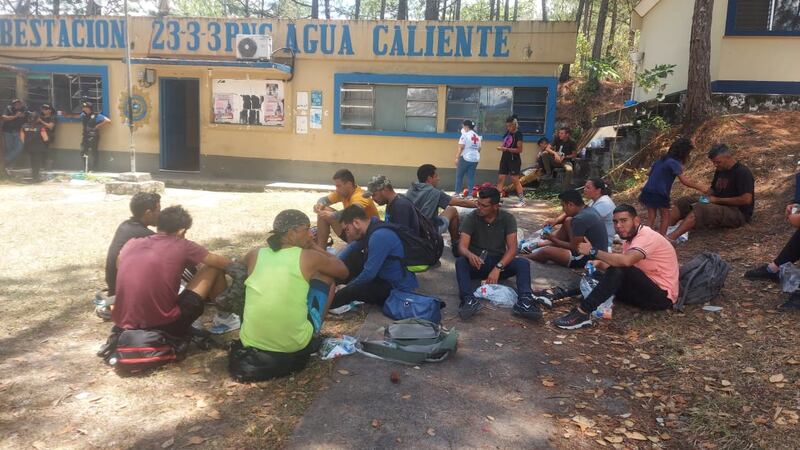 Localizan a más de 35 emigrantes venezolanos y colombianos que ingresaron de manera irregular al país