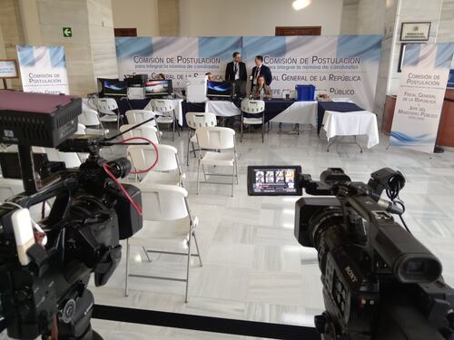 Profesionales comienzan a postularse para sustituir a la fiscal general