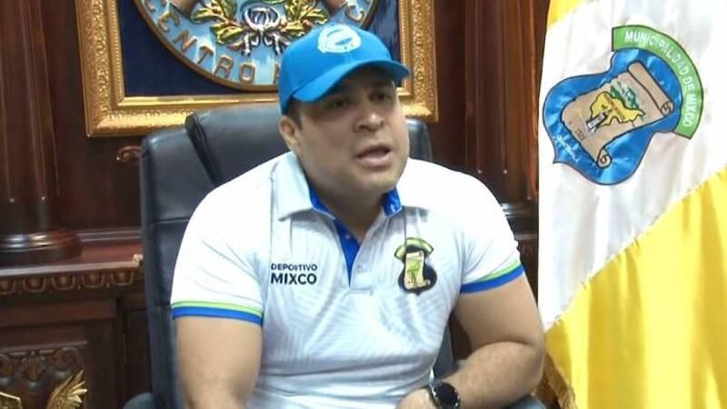 Neto Bran despotrica contra jugadores de Deportivo Mixco y los llama "malagradecidos"