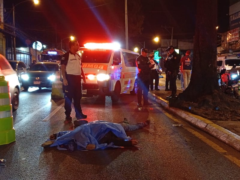 Accidente de tránsito en la calzada San Juan deja dos motoristas fallecidos