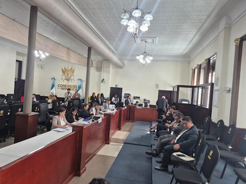 En tres días, más de 30 personas se han postulado para el TSE