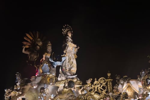 Primera procesión del 2026: Histórico rezado de la Virgen de Pólvora recorre las calles por más de 21 horas