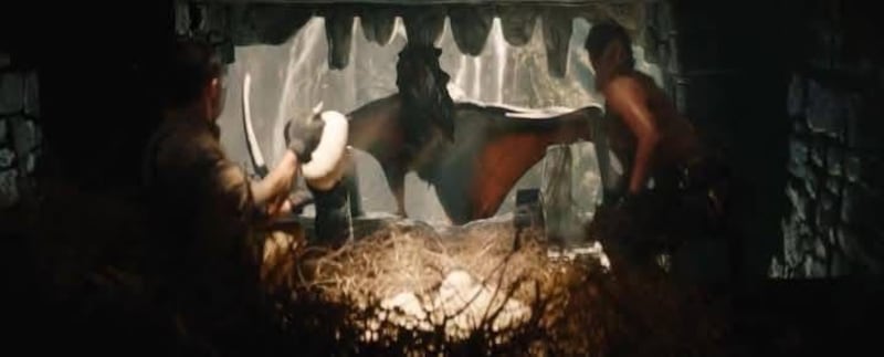 ¡El parque quedó atrás… pero los horrores siguen vivos!
Mira el tráiler final de Jurassic World Renace y prepárate para conocer al temible D-Rex y otras bestias mutantes.