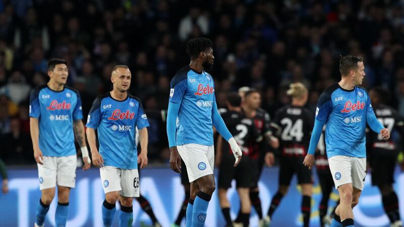 El Milan hace temblar Nápoles con la Champions "a la vuelta de la esquina"