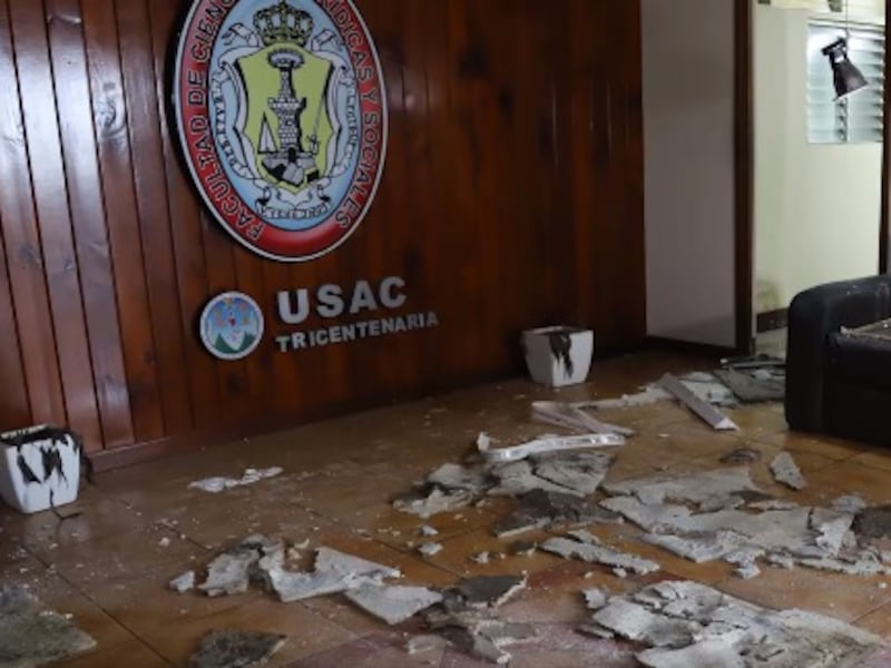 Difunden imágenes de los daños en la Facultad de Ciencias Jurídicas y Sociales
