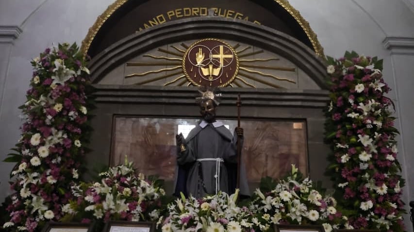 Abren tumba del Santo Hermano Pedro por los 400 años de su natalicio. Foto: DCA