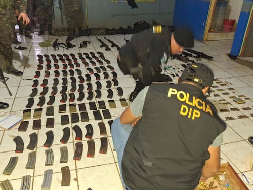 Fiscal del MP es detenido ebrio mientras procesaba escena de narcotráfico en Huehuetenango