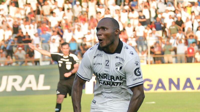 ¡Remontada y clasificación! Comunicaciones es semifinalista del Apertura 2023