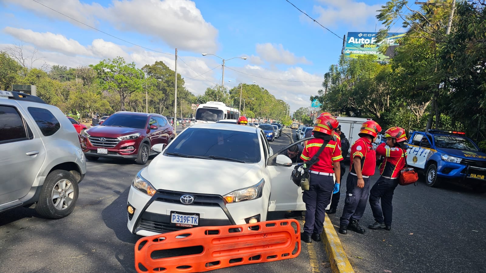 Asaltantes disparan contra un conductor que transitaba en la 6.ª avenida y 41.ª calle, zona 8.