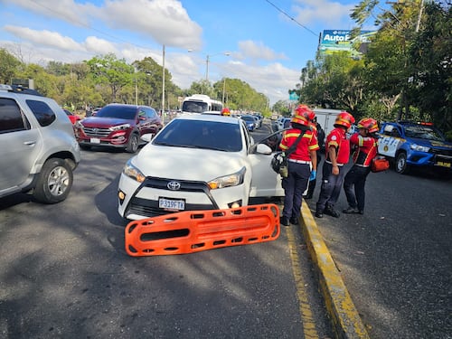 “Recé antes de salir”: conductor cuenta su testimonio tras salir ileso en violento asalto en zona 8