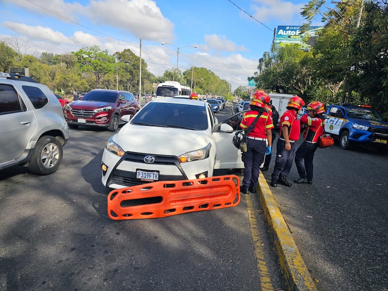 “Recé antes de salir”: conductor cuenta su testimonio tras salir ileso en violento asalto en zona 8