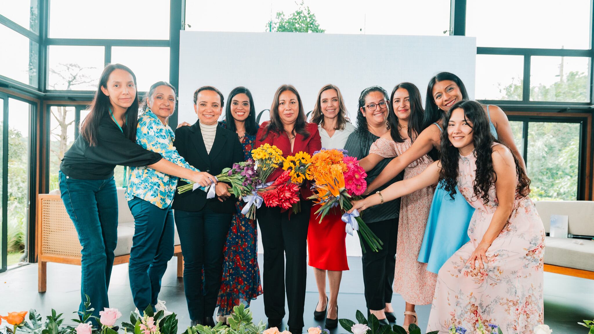 Ocho Poderes" recopila testimonios del poder femenino para crear, aprender y comunicar.