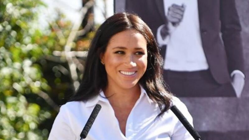 FOTO. Meghan Markle muestra sin complejos su pancita posparto