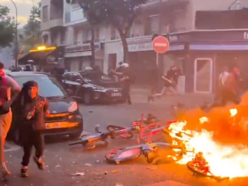 ¡Arde París! Disturbios se registran en los festejos de la final de la Champions