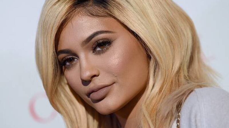 Hackean Snapchat de Kylie Jenner y ella responde con provocativa foto