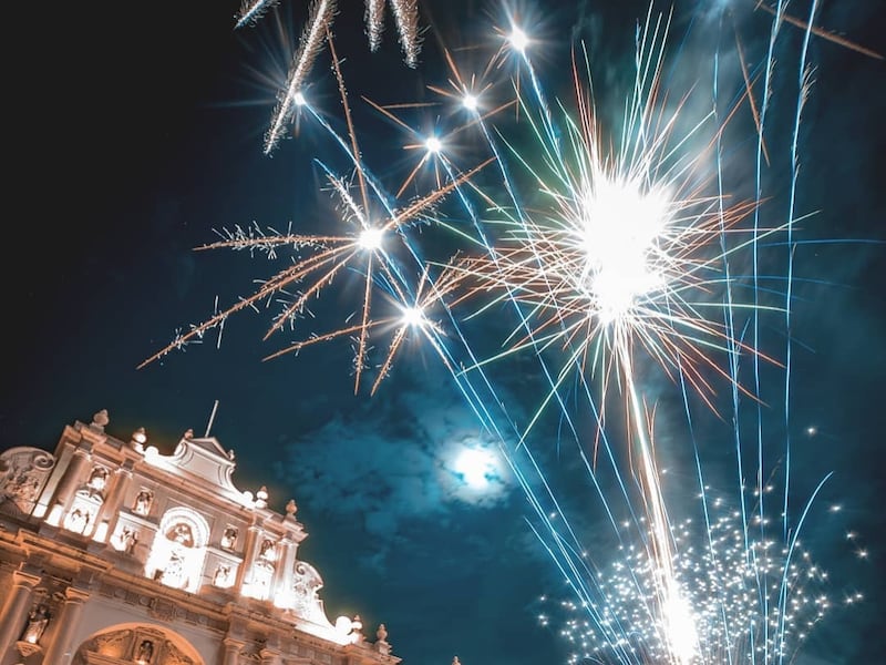 Antigua Guatemala prepara show de luces para recibir el 2026