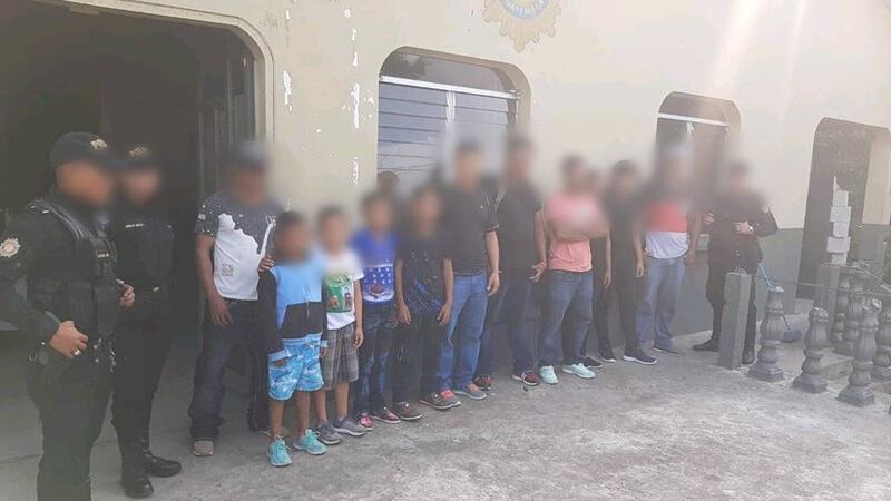 PNC intercepta a más de 50 migrantes indocumentados que transitaban en territorio nacional