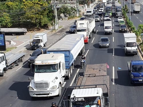 Transportistas anuncian caravanas por los altos precios del combustible