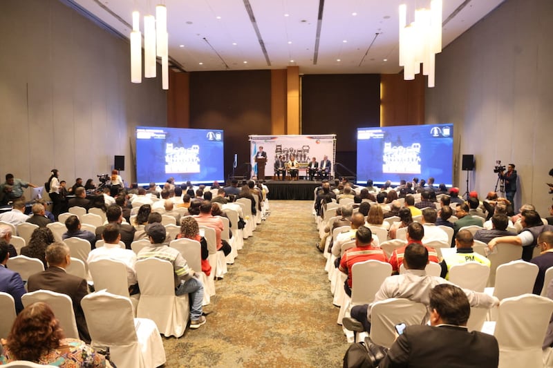 Consecuencias de los accidentes de tránsito, una respuesta nacional organizado por la Unidad Nacional de Víctimas de Tránsito y la Alianza Guatemalteca por Guatemala