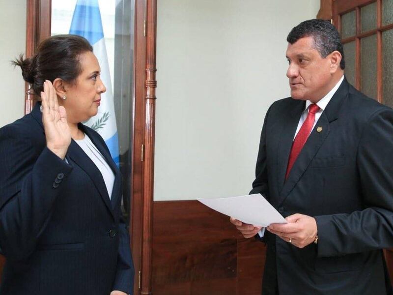 Vicepresidente Guillermo Castillo nombra a sus secretarios