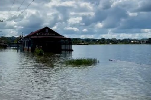 Fotos: así está el panorama en la isla de Flores por oleaje del lago Petén Itzá