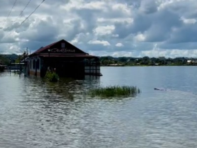 Fotos: así está el panorama en la isla de Flores por oleaje del lago Petén Itzá