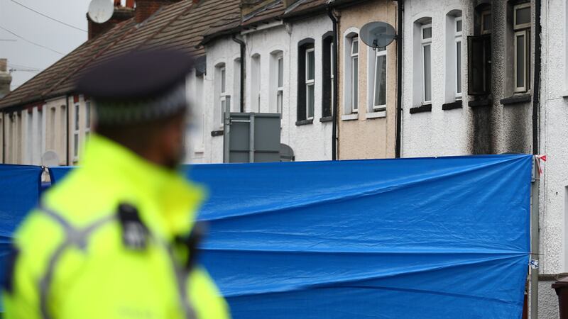 Policía grababa a mujeres desnudas con cámaras ocultas; fue condenado a cárcel