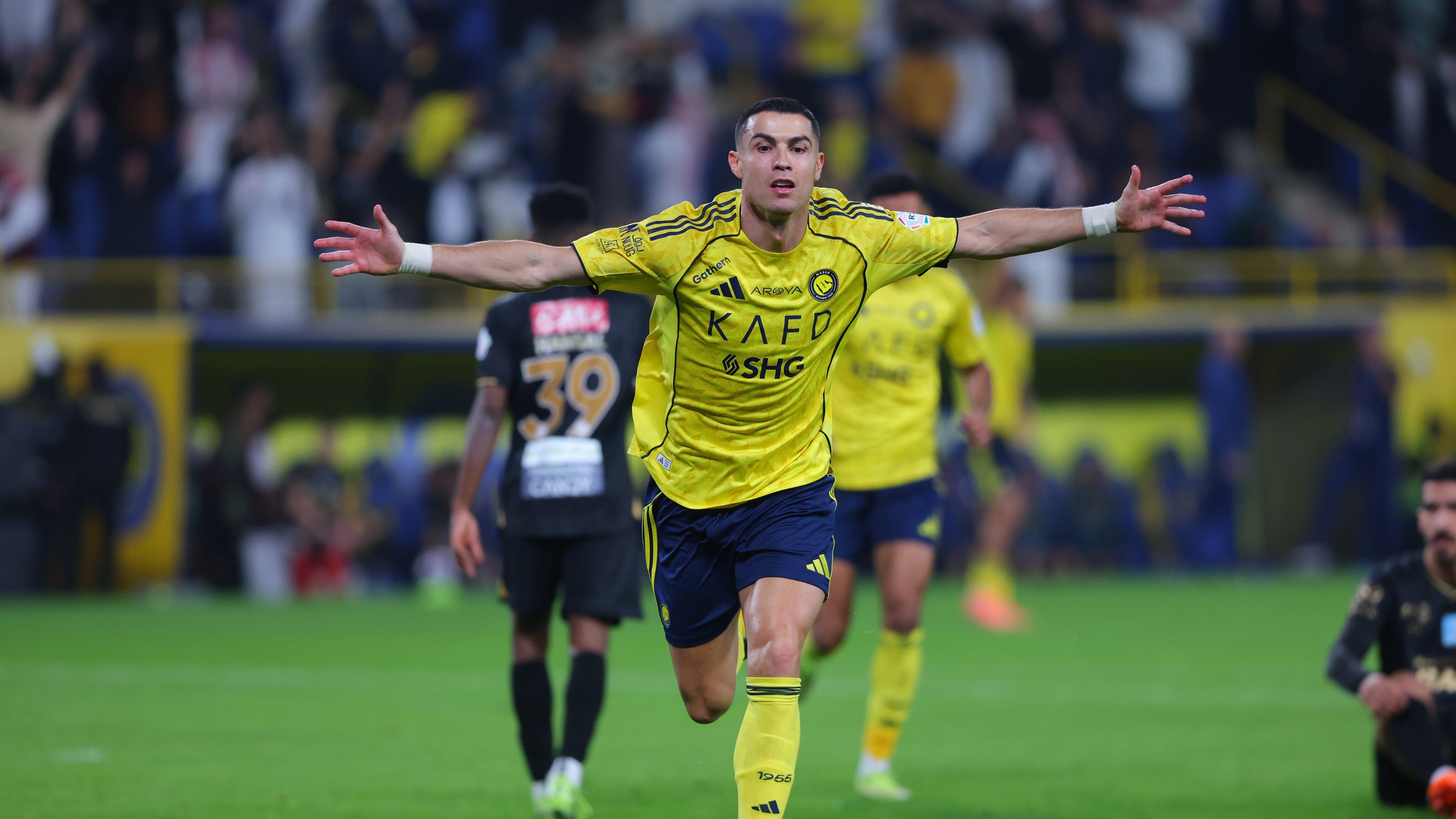 Cristiano Ronaldo marcó golazo de chilena.