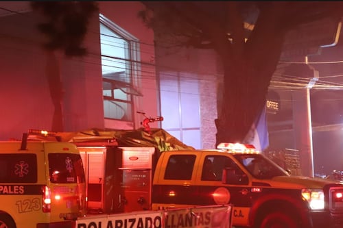 Incendio en bodega de celulares bulevar Vista Hermosa
