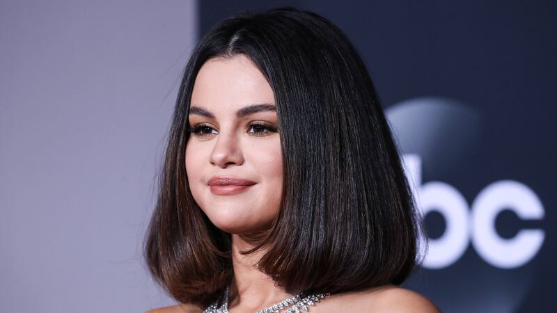 Así reaccionó Hailey Bieber tras la actuación de Selena Gomez en los AMAs 2019